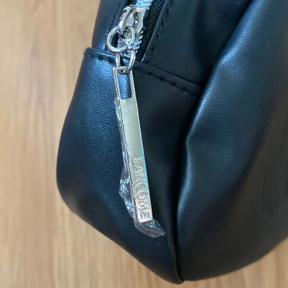 ❤️ Lancome Black and Silver Rose Detail Cosmetic Case New